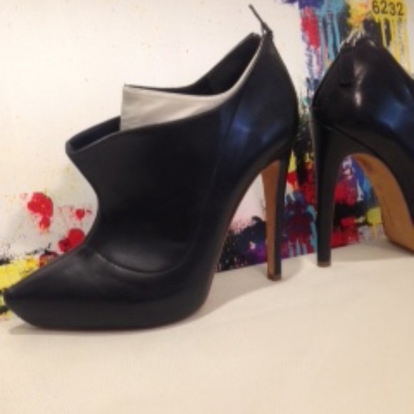 Rupert Sanderson Sculptural Kitkat Booties - Picture 1 of 8